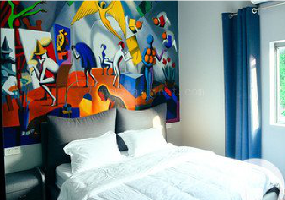 宁洱对于酒店的墙体彩绘而言更注重哪些方面？